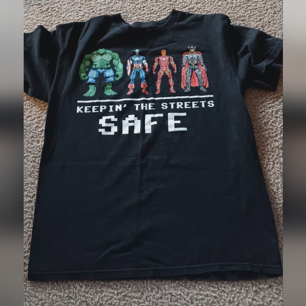 Marvel men size medium t shirt
